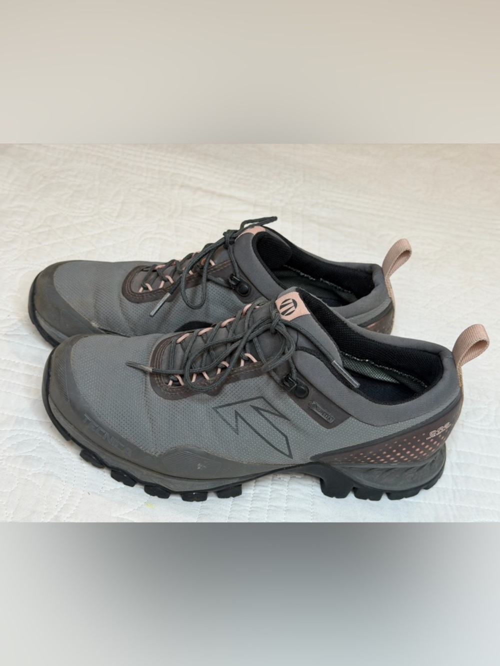 Tecnica Plasma S GTX Shoes Womens Size 8 Gray Waterproof Goretex Vibram Hiking